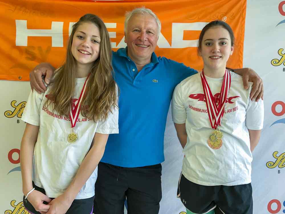 Julia und Lena Grabowski mit SUNS-Trainer Hans Christian Gettinger